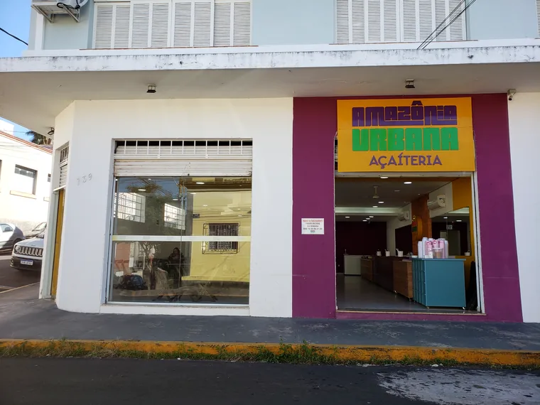 Fachada da Amazônia Urbana na Rua Marquês do Herval em Espírito Santo do Pinhal